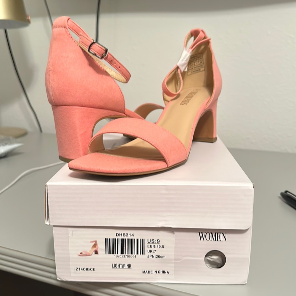 Light pink block heels BRAND NEW size 9 dream pairs